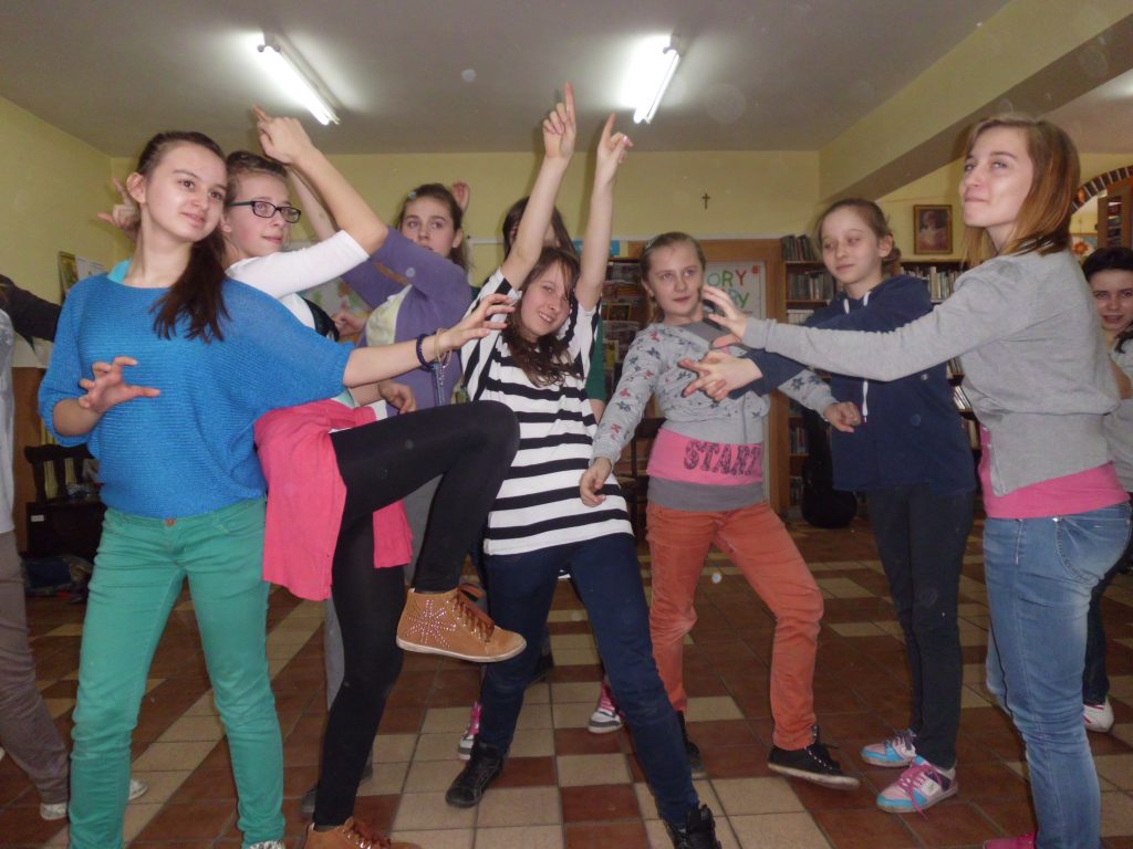 Fotorelacje z kolejnych wydarzeń w ramach „Kolorów kultury” i wspołpracy z Towarzystwem Inicjatyw Twórczych „Ę”